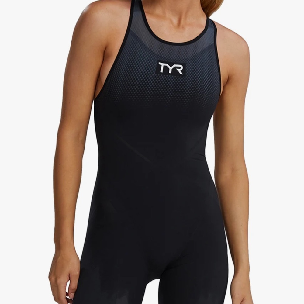 TYR venzo open back tech suit NEW